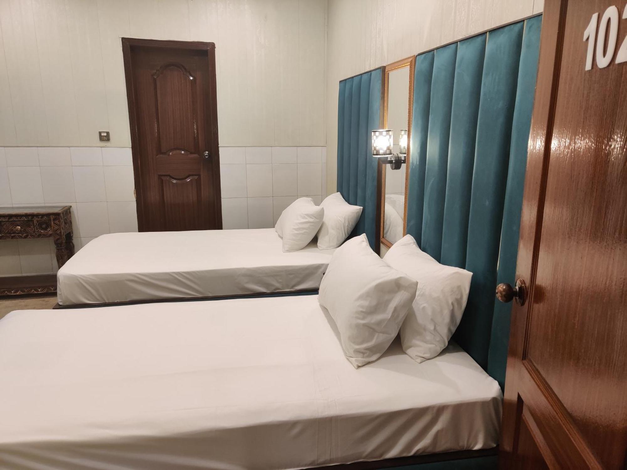 Hotel Swiss Pearl Lahore Exterior photo