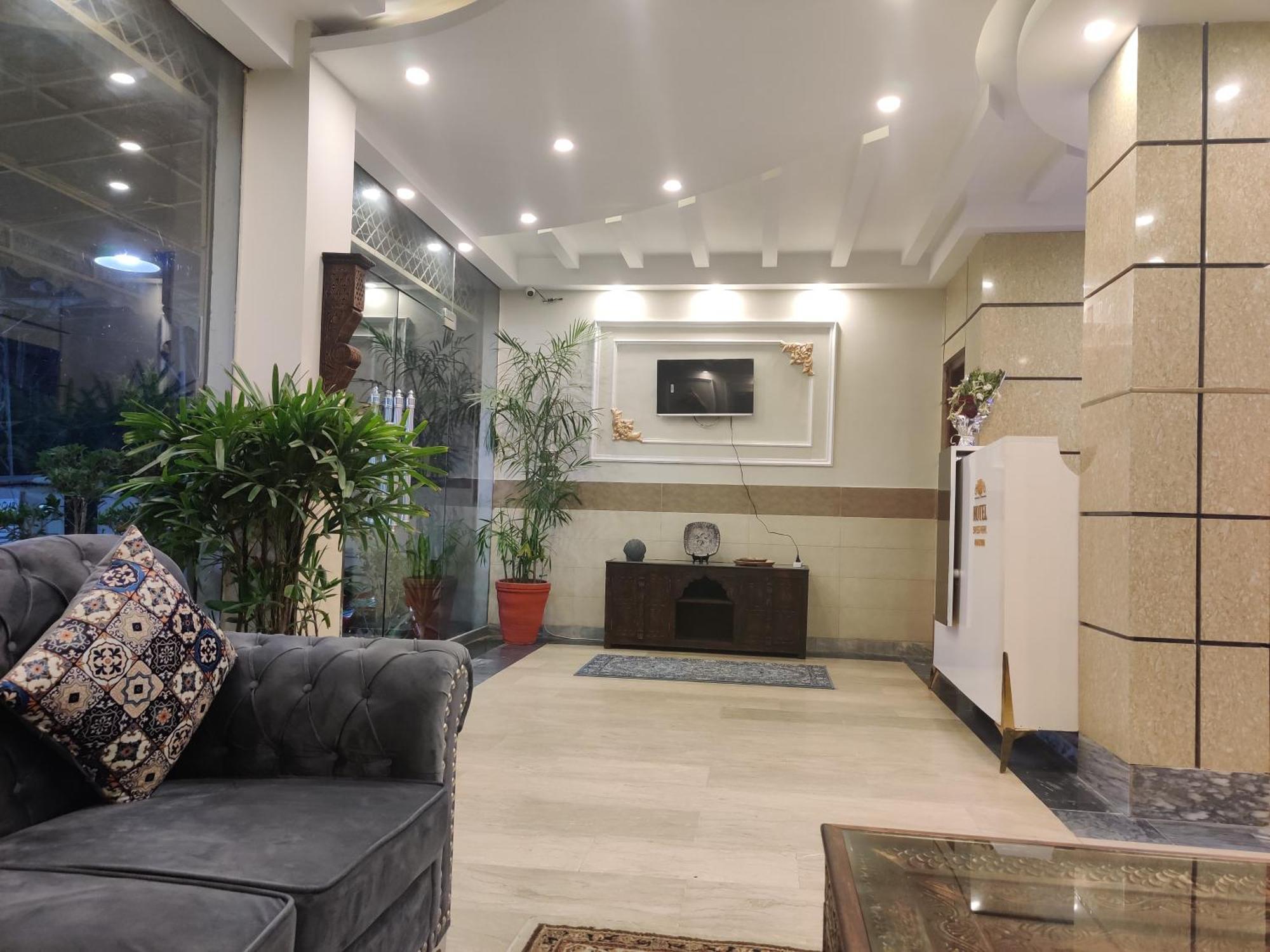 Hotel Swiss Pearl Lahore Exterior photo