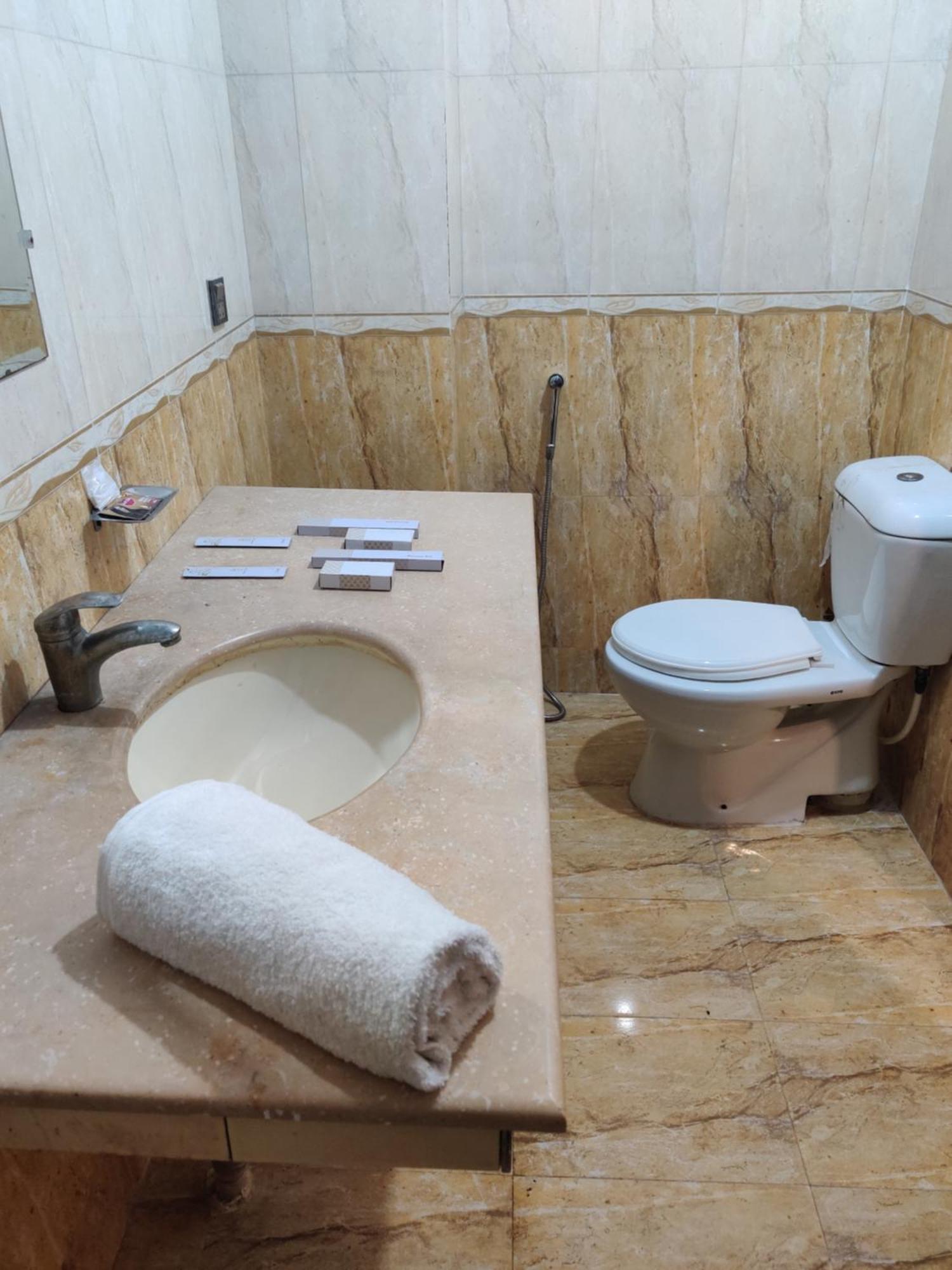 Hotel Swiss Pearl Lahore Room photo