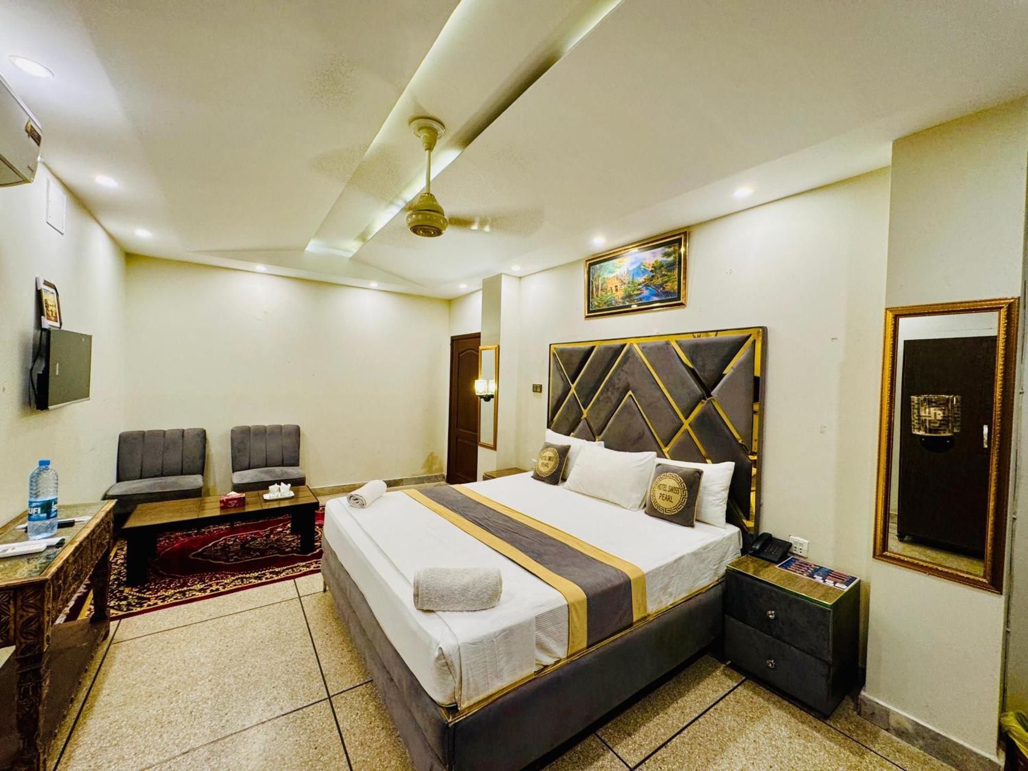 Hotel Swiss Pearl Lahore Exterior photo