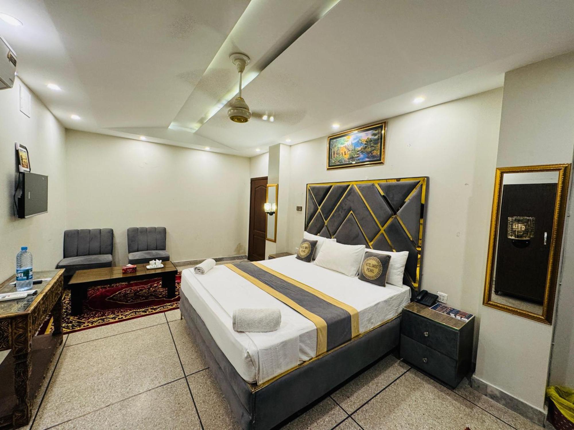 Hotel Swiss Pearl Lahore Room photo